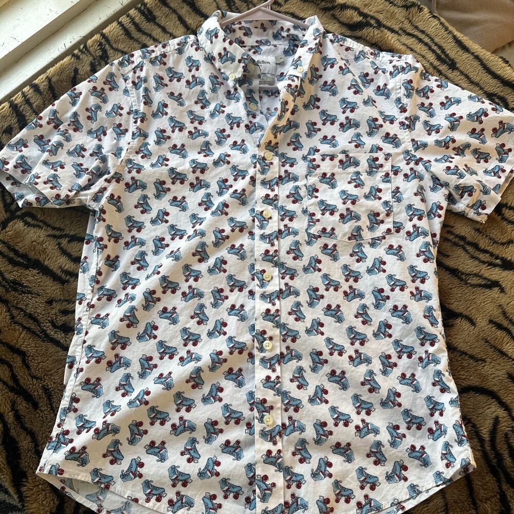 Goodfellow Bright White Roller Skates Men's Button Up Collar Shirt Size Medium